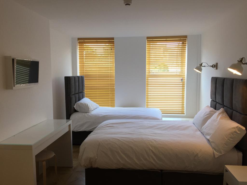 Bunk Boutique Hostel גלוואיי חדר תמונה